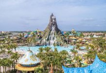 Cuatro visitantes de Volcano Bay fueron enviados a dos centros médicos cercanos.