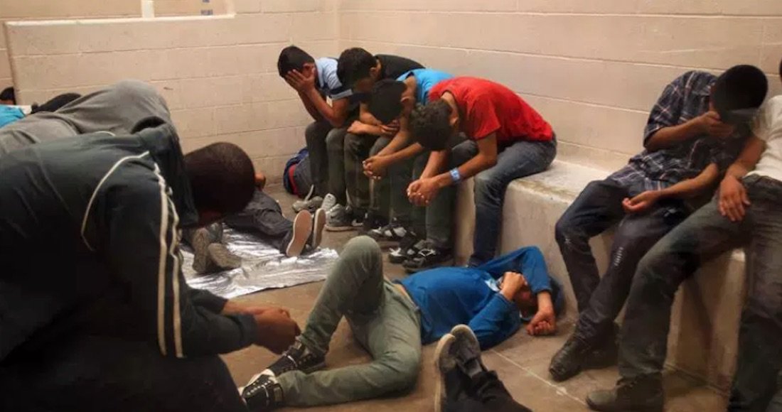 Varias organizaciones civiles denunciaron las condiciones "aberrantes" en las que tienen que vivir los miles de migrantes indocumentados que se encuentran arrestados en centros de detenci&oacute;n.
