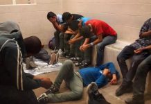 Varias organizaciones civiles denunciaron las condiciones "aberrantes" en las que tienen que vivir los miles de migrantes indocumentados que se encuentran arrestados en centros de detención.