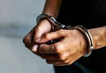 El Departamento de Policía de Santa Ana informó que detuvo a Alexis Uriel Domínguez, un conocido de la víctima, por el ataque contra la joven de 17 años sin identificar que regresaba de sus clases de verano.