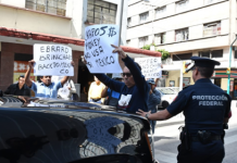 El abogado, junto a un grupo de 10 personas, trató de interceptar el vehículo del secretario de estado, Mike Pompeo.