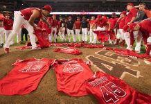 Los Angelinos de Los Ángeles regresaron a su campo del "Angel Stadium" sin la presencia de su lanzador Tyler Skaggs.