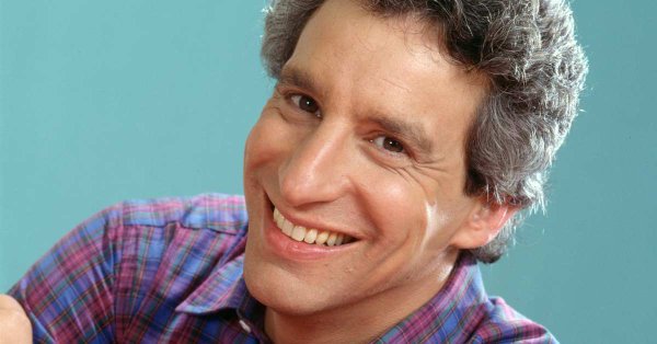 Levin apareci&oacute; en "Seinfeld" en 1993 y en series como "Night Court", "Alice", "NYPD Blue" y "Hill Street Blues".