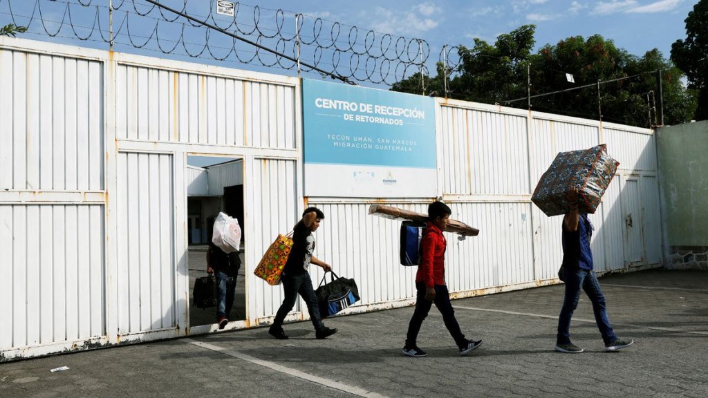 La cifra de deportaciones en M&eacute;xico aument&oacute; un 32,7 % en junio con respecto a mayo.