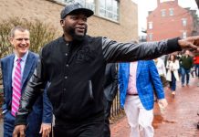 Citando una fuente familiar, ESPN informa que Ortiz estaba ya en su residencia de Boston, donde tendrá la asistencia de enfermeras a tiempo completo.