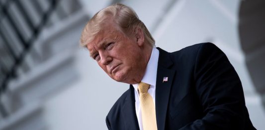 El contradictorio plan de Trump en Oriente Medio: Menos tropas y más Irán.