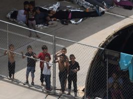 Fiscales salen en defensa de derechos de niños migrantes retenidos Las declaraciones del fiscal se dan en medio de denuncias de supuestos asaltos sexuales por parte de agentes de la Patrulla Fronteriza (CBP).