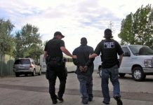 La iniciativa 'Yo migré' recoge el testimonio de reconocidas figuras en Puerto Rico Un indocumentado demandó a la Policía de Marysville, ciudad del estado de Washington, por detenerlo y entregarlo en más de una ocasión a agentes de ICE a pesar de que esta agencia lo había liberado bajo fianza