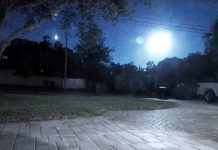 "Esto no es una bola de fuego, sino más bien una reentrada de desechos espaciales, posiblemente un satélite chino CZ-3B R / B lanzado en 2015", dijo esta sociedad.
