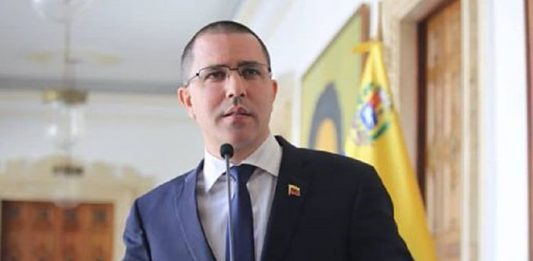 El ministro de Relaciones Exteriores, Jorge Arreaza, publicó en Twitter una copia del comunicado que denuncia "la reiterada agresión" de la Administración de Donald Trump.