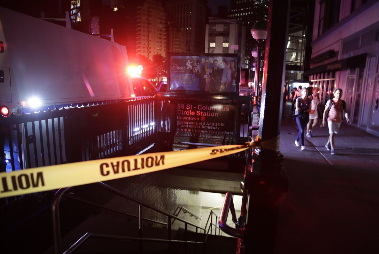 El Alcalde de Blasio ha mantenido a la ciudad actualizada sobre el manejo de la crisis de electricidad y ha agradecido la asistencia inmediata de agencias como la de administraci&oacute;n de emergencias, la polic&iacute;a de Nueva York, el Depto. de Incendios y la polic&iacute;a estatal. 