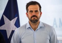 Las presiones aumentan en Puerto Rico para que renuncie a su puesto el gobernador Ricardo Rosselló.