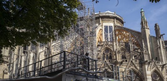 Tras el incendio de la catedral el pasado 15 de abril, se han realizado frecuentes análisis que han registrado elevados niveles de plomo en los alrededores.