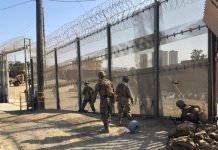 El Gobierno ha autorizado el despliegue de 2.100 militares más en la frontera con México, lo que eleva a 6.600 aproximadamente el total de soldados presentes en la zona limítrofe como respuesta a la estrategia de la Casa Blanca