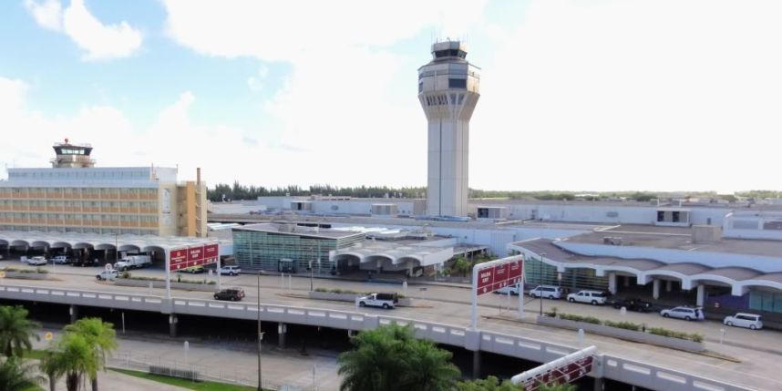 Aeropuerto Internacional Luis Muñoz Marín de San Juan El Aeropuerto Internacional Luis Muñoz Marín de San Juan anunció este miércoles la cancelación de vuelos de al menos aerolíneas debido al paso de la tormenta tropical Dorian por Puerto Rico.