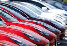 "El mercado (de vehículos eléctricos de lujo) no está creciendo mucho y Tesla está perdiendo cuota".