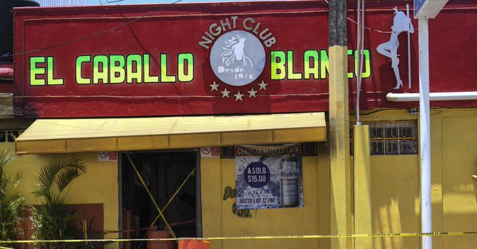 "El caballo blanco", un local para adultos, fue atacado por sujetos armados el martes a las 22.00 hora local cuando se encontraba repleto de gente.
