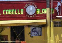 "El caballo blanco", un local para adultos, fue atacado por sujetos armados el martes a las 22.00 hora local cuando se encontraba repleto de gente.