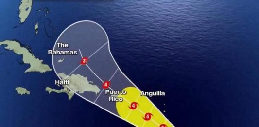 Los meteorólogos esperan un "fortalecimiento gradual" durante los próximos días y anticipan que podría pasar a tormenta tropical.