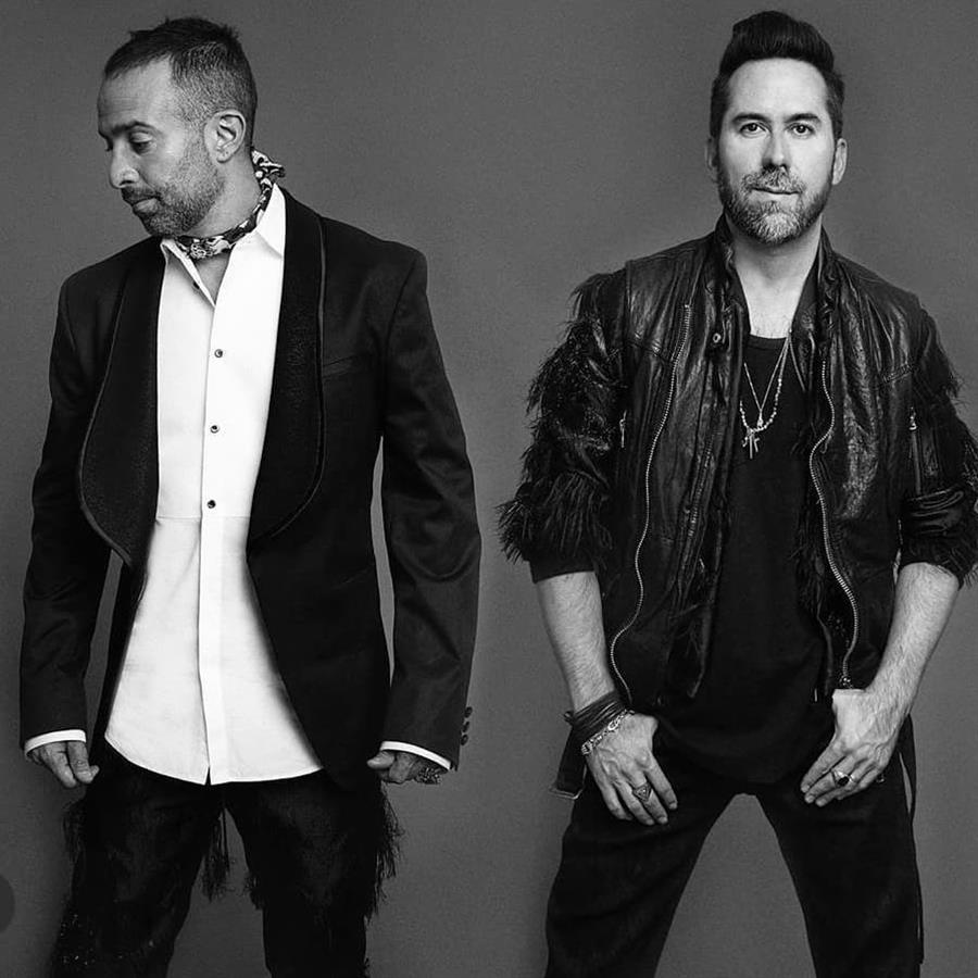 Mario Domm y Pablo Hurtado, los mexicanos que forman el dúo Camila, lanzaron una crítica a la industria musical.