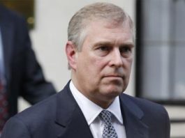 Presunta víctima de abuso sexual afirma que el príncipe Andrés se sintió "con derecho" El príncipe Andrés, hijo de la reina Isabel II, está "horrorizado" ante las recientes publicaciones relacionadas con el caso del fallecido Jeffrey Epstein, imputado por tráfico sexual de menores