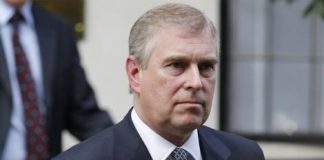 El príncipe Andrés, hijo de la reina Isabel II, está "horrorizado" ante las recientes publicaciones relacionadas con el caso del fallecido Jeffrey Epstein, imputado por tráfico sexual de menores