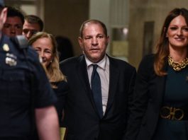 Fiscalía se opone a reclamo de Weinstein para trasladar juicio a otra corte La fiscal indicó además que los medios de comunicación no tendrían problemas en enviar a sus periodistas al condado de Suffolk o Albany.