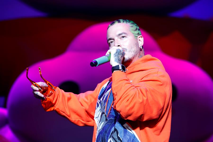 J Balvin arranc&oacute; en Puerto Rico su gira, "Arcoiris Tour", marcado de mucha energ&iacute;a