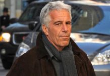Epstein, nacido en 1953 y el mayor de dos hermanos, no siempre gozó de sus privilegios.