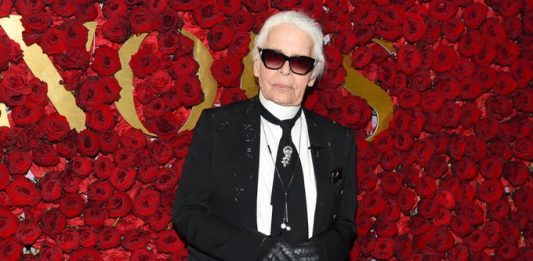 “Karl Lagerfeld, creativo de la casa Fendi desde, 1965 estuvo involucrado en estos galardones desde su lanzamiento".