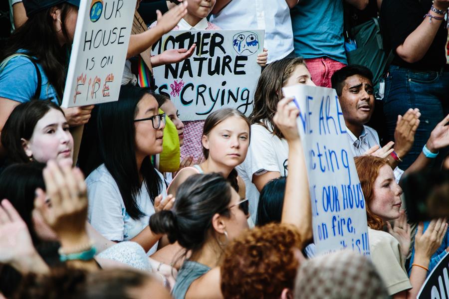 La activista sueca Greta Thunberg participa este viernes en una protesta en el exterior de la sede de las Naciones Unidas en Nueva York.