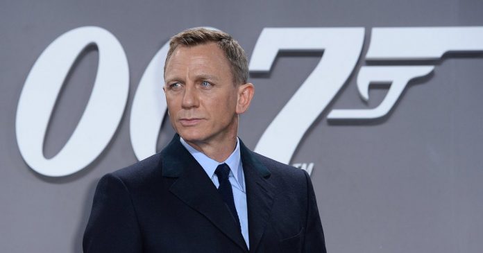 La próxima película de la saga del agente secreto James Bond, que protagonizará por quinta ocasión el actor Daniel Craig, se titulará 