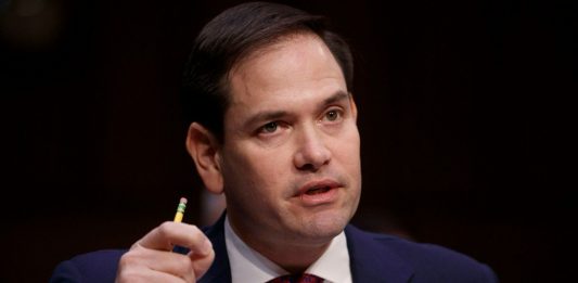 Congresistas de ambos partidos presentaron un proyecto de ley federal encaminado a actualizar una ley de protección de arrecifes y asegurar recursos para este "devastado" ecosistema, informó este viernes el senador Marco Rubio.