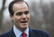 Mauricio Claver-Carone, asesor para Latinoamérica del mandatario estadounidense, Donald Trump, aseguró este lunes que el acuerdo de asilo firmado entre Estados Unidos y Guatemala solo aplicará a los refugiados hondureños y salvadoreños