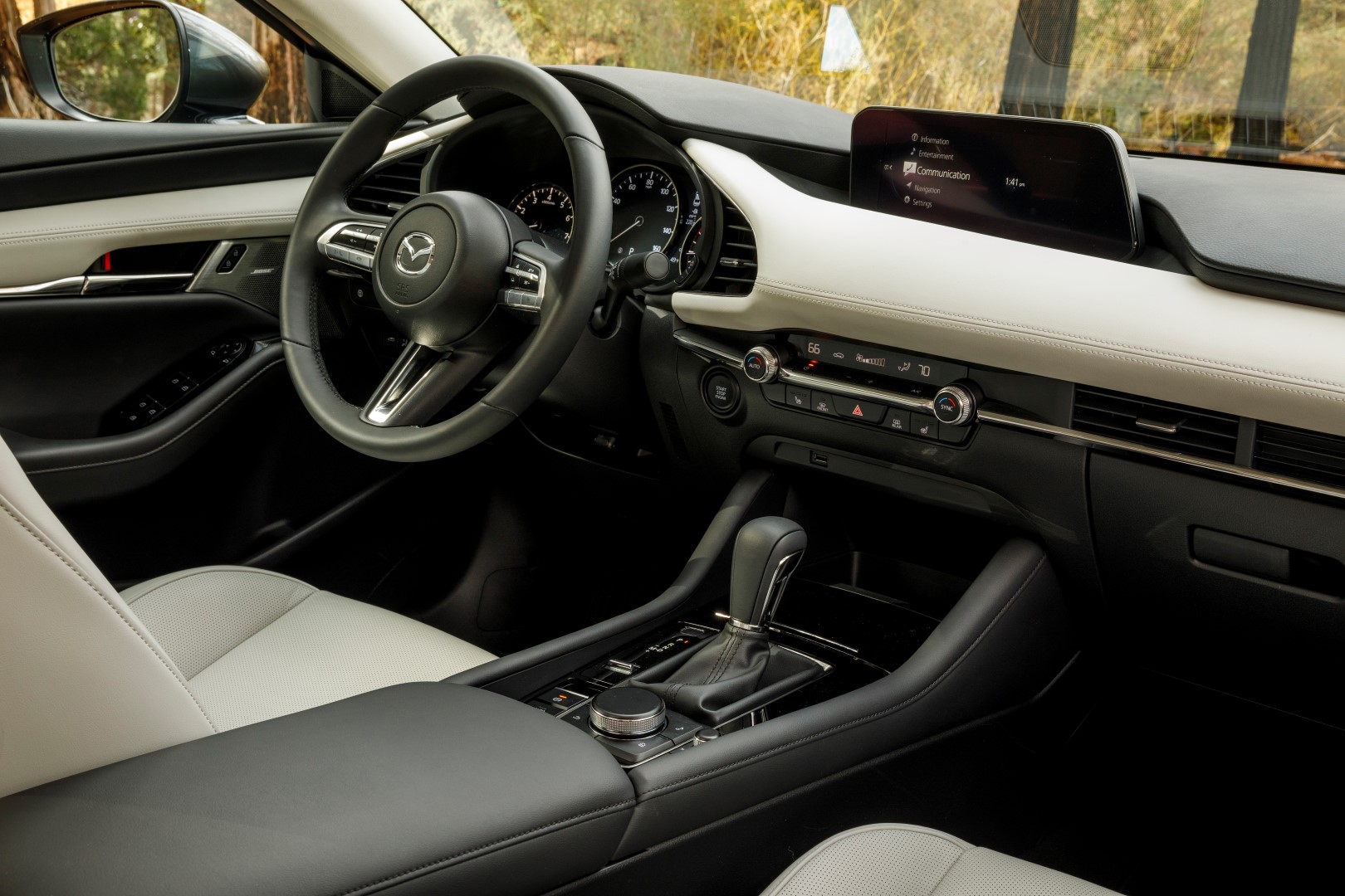 Mazda 3, el sed&aacute;n casi perfecto.