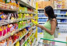 El investigador de nutrición y obesidad, de visita en México, dijo que si no hay una manera clara de identificar las comidas poco saludables.