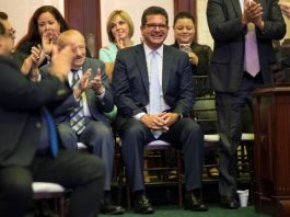 Nuevo gobernador de Puerto Rico dice que acatará lo que decida el Senado Pedro Pierluisi, aseguró que respetará la decisión que tome el Senado sobre su cargo como secretario de Estado.