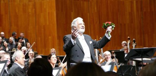 Plácido Domingo, ha sido acusado por nueve mujeres de presunto acoso sexual.