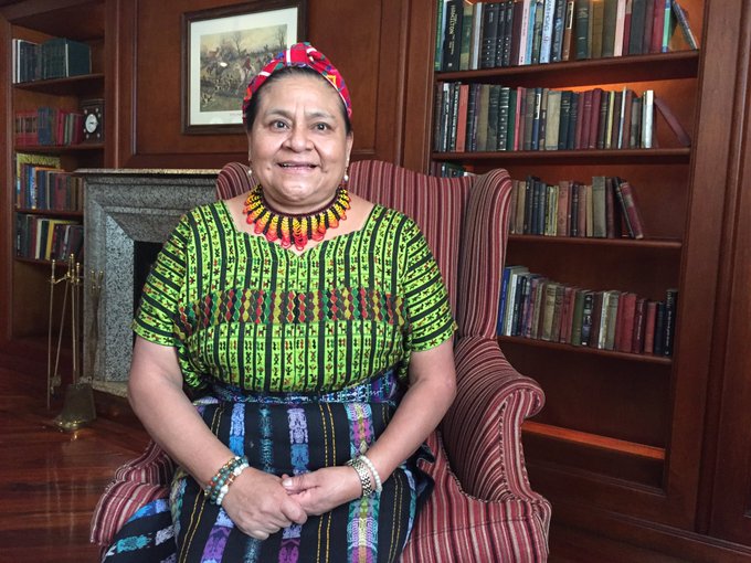 Menchú considera que Trump está chantajeando "con toda su debilidad" a países como Guatemala, que en su opinión vive un "proceso débil" de la democracia.