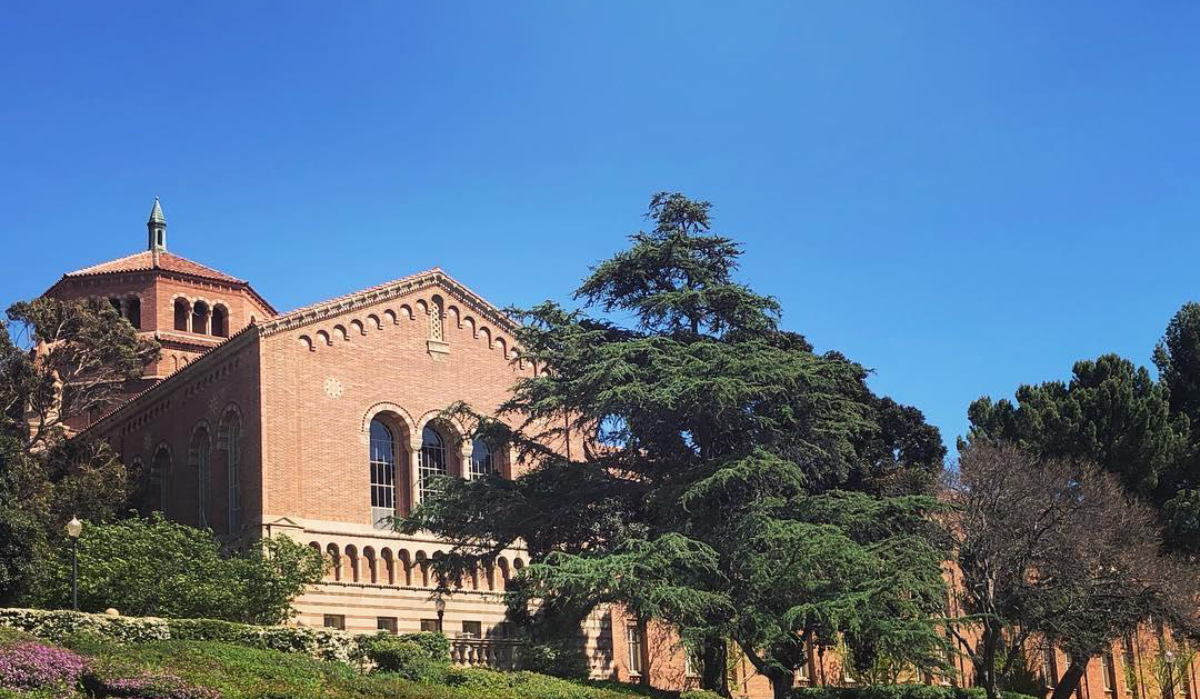 Un joven canadiense logr&oacute; una beca en la Universidad de California Los &Aacute;ngeles (UCLA) por jugar f&uacute;tbol, aunque no practicaba este deporte.