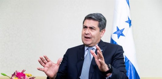 Juan Orlando Hernández, expresó este lunes su preocupación de que el país reciba una "cantidad importante, casi inmanejable de personas"