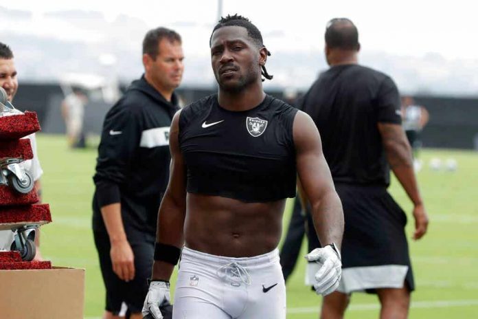 El wide receiver de los New England Patriots Antonio Brown se enfrenta a una demanda civil por 