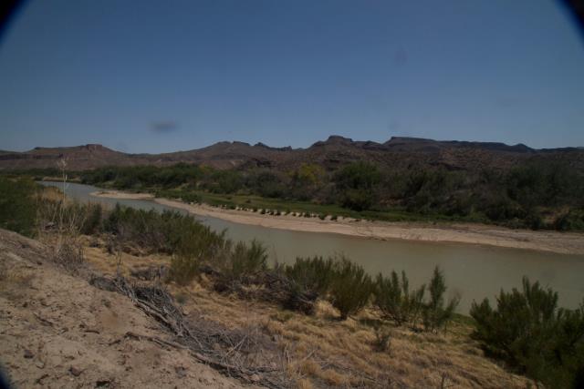 Arte para denunciar el impacto "devastador" del hombre en el r&iacute;o Grande.