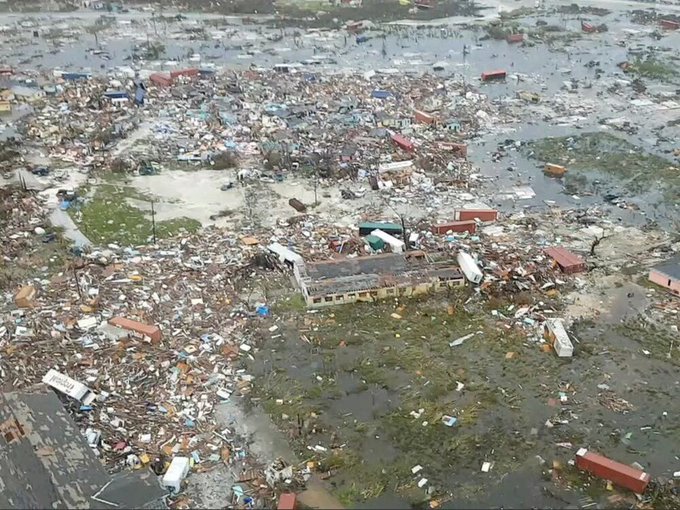 El Gobierno de Bahamas prevé retirar 450 millones de kilos de escombros en Marsh Harbour, en las islas Ábaco, acumulados después del paso del huracán.