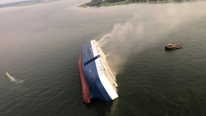 Los rescatistas tambi&eacute;n est&aacute;n preocupados por el gran tama&ntilde;o de la nave y el hecho de que tiene puertas herm&eacute;ticas y numerosos compartimentos.