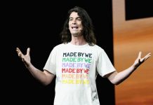 Adam Neumann, aceptó renunciar al cargo, según medios locales, tras la fallida salida a bolsa de la firma que dirige.
