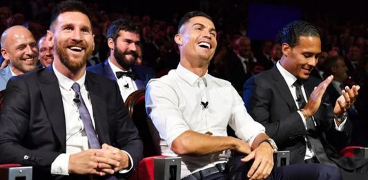 La FIFA confirmó este lunes que el portugués Cristiano Ronaldo, el argentino Leo Messi y el holandés Virgil Van Dijk son los tres finalistas al premio "The Best", que se entregará el próximo día 23 en el teatro La Scala de Milán.