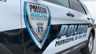 La Polic&iacute;a Municipal de San Juan intervino un veh&iacute;culo que estaba mal estacionado en la Calle Capit&aacute;n Am&eacute;squita, en R&iacute;o Piedras.