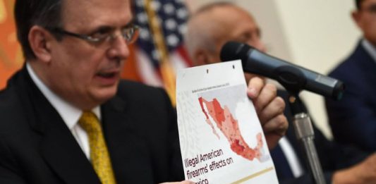 "Congelar" el tráfico de armas ilegales que llegan de Estados Unidos a México, esta fue la petición del canciller mexicano, Marcelo Ebrard.