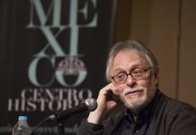 El poeta mexicano David Huerta gana el Premio FIL de Literatura 2019 Huerta ha incluido también la traducción como "parte fundamental" de su obra.
